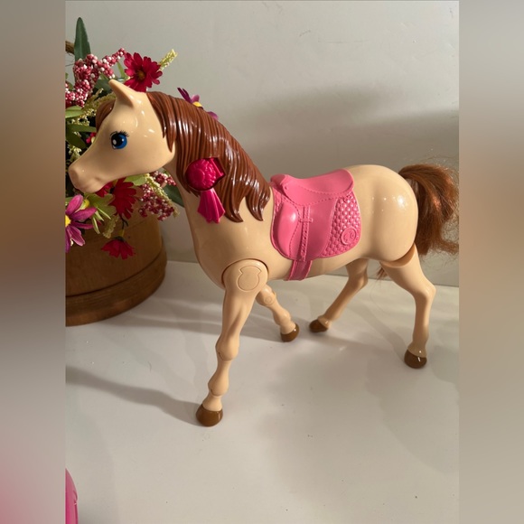 A Lot Of 2 Barbie Items 2014 mattel battery operated  horse 2013 Barbie Pink Car - Picture 3 of 15